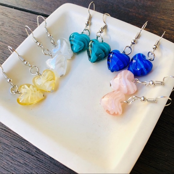 ✨ LAMPWORK GLASS DROP HEART EARRINGS✨ - Picture 2 of 8